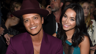 Bruno Mars confirmou término com Jessica Caban