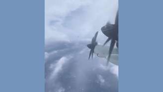 Ondas formadas pelo Furacão Milton