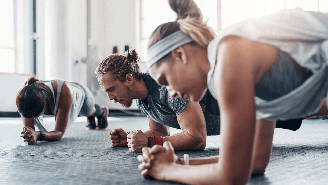 O treino HIIT é uma prática física que proporciona queima de gordura e condicionamento físico / Foto: Shutterstock