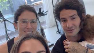 Rebeca Abravanel e Alexandre Pato mostram o filho em vídeo