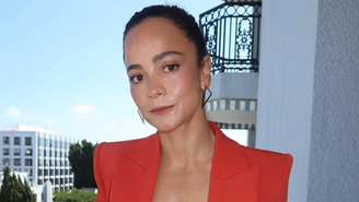 Alice Braga desabafa: "Era pressionada e nem eu sabia se era bi, gay ou hétero"