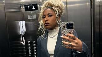 "Nos afeta de formas que ninguém nunca vai entender. Fez com que me sentisse sozinha, isolada", disse Ebony sobre abuso sexual