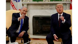 Primeiro-ministro de Israel, Benjamin Netanyahu, ao lado do então presidente dos EUA, Donald Trump, na Casa Branca em 2020