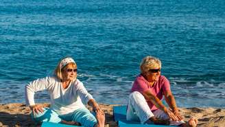 Morar na praia é um sonho para muitos idosos