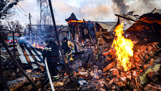 Bombardeio russo à Ucrânia na manhã de Natal deixa um morto e afeta transmissão de energia do país 