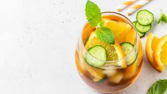 Água saborizada com laranja e pepino – Foto: Shutterstock