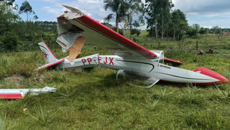 Avião de pequeno porte caiesportes de aventuraMontenegro, no Rio Grande do Sul