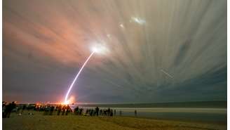 Um foguete Blue Origin New Glenn decola em seu lançamento inaugural na Estação da Força Espacial de Cabo Canaveral em Cabo Canaveral, Flórida, EUA, em 16 de janeiro de 2025.