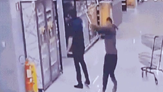 Homem é agredido por desconhecido com uma pá em supermercado em MT