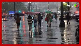 Tempestade atinge a cidade de São Paulo