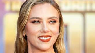 Scarlett Johansson é uma das celebridades que aparece em vídeo deepfake gerado por inteligência artificial