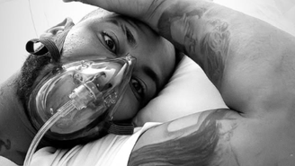 Neymar surge com inalador 