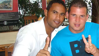 Parceiro de goleiro Bruno, Macarrão dá aula para crianças