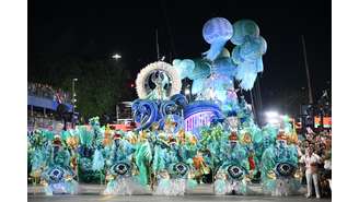 Veja fotos do desfile da Grande Rio