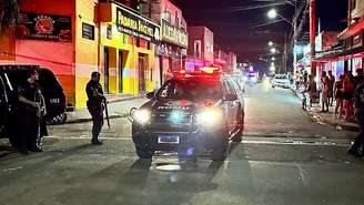 Foto de um carro de polícia em Limeira, cidade em que mulher esfaqueou o filho