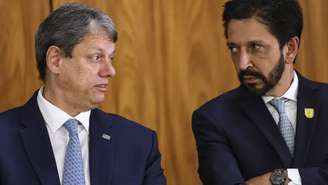 O governador Tarcísio de Freitas (à esquerda) e o prefeito Ricardo Nunes (à direita)