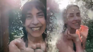 Fernanda Torres toma ducha ao ar livre