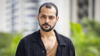 Eduardo Sterblitch deu sua opinião sobre o Vitrine do Seu Fifi no BBB 25