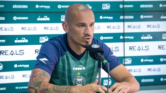 Maicon em coletiva. 