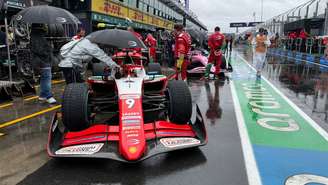 Chuva no pitlane da F2