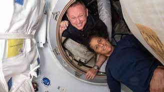 Barry 'Butch' Wilmore e Sunita 'Suni' Williams a bordo da Estação Espacial Internacional