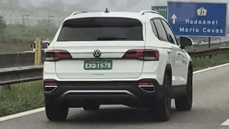 Novo Volkswagen Taos flagrado em testes no Brasil, ainda com camuflagem leve