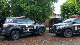 Carro da Polícia Civil do Paraná, estado em que homem cometeu crime