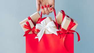 Quer acertar no presente? Veja ideias incríveis para cada signo e surpreenda de verdade! Desde acessórios até experiências.