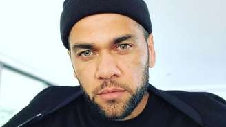 Daniel Alves pode receber indenização pelo tempo que passou preso, afirma juiz espanhol; ex-jogador foi absolvido de acusação de estupro