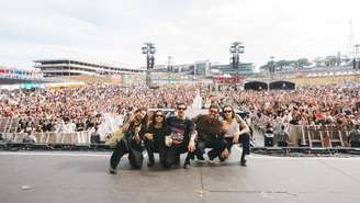 Terno Rei faz show tímido com público empolgado no Lollapalooza; leia a resenha