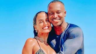 Thiaguinho assume namoro com Carol Peixinho com post no Instagram: 'Luz pra tudo que é lado'.