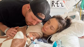 Filho de influenciadora de 1 ano e meio morre após acidente doméstico com espelho