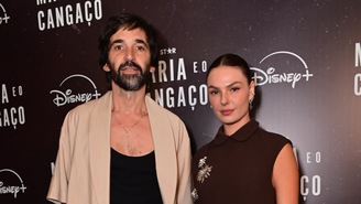 Julio Andrade e Isis Valverde em evento de lançamento de 'Maria e o Cangaço'