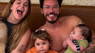 Viih Tube e Eliezer com os filhos, Lua e Ravi