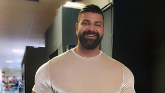 Luto! Morre aos 44 anos, Vittorio Pirbazari, fisiculturista e ator de série da Netflix