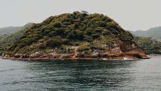 A Ilha Sentinela do Norte, localizada no arquipélago de Andaman e Nicobar, é uma das regiões mais enigmáticas e inacessíveis do mundo