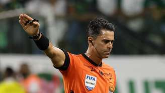 O árbitro Flavio Rodrigues de Souza