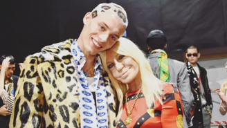 João Knorr e Donatella Versace 