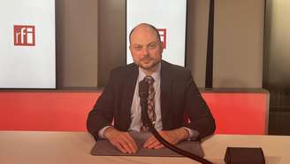 O opositor russo Vladimir Kara-Murza nos estúdios da RFI em 14 de abril de 2025.