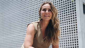Paolla Oliveira aposta em tênis coloridos 