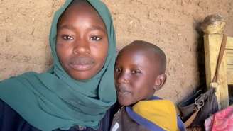 Hafiza e o irmão perderam a mãe em agosto de 2024 quando uma bomba atingiu o mercado onde ela trabalhava