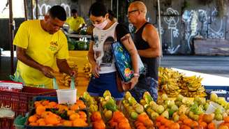 Preços dos alimentos estão acima da inflação em quase todos os anos desde 2007, mas pico da pandemia estabeleceu os valores a novo patamar elevado.