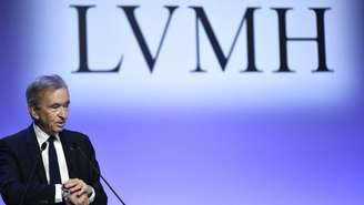 Empresas francesas com maior exposição nos Estados Unidos, como a LVMH, estão revendo suas estratégias para lidar com o impacto das tarifas em seus negócios.