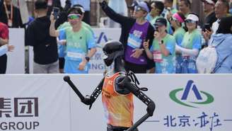 Esta foi a primeira vez em que robôs competiram ao lado de humanos em uma meia maratona.