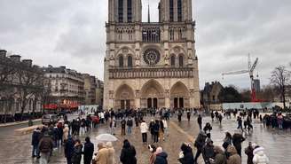 Notre-Dame de Paris, um mês após a reabertura.