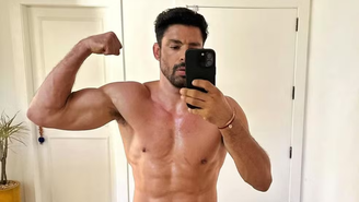 Acusado por Bella Campos de feder, Cauã Reymond admitiu que não usa desodorante