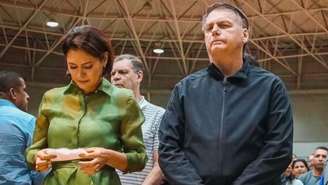 O ex-presidente Jair Bolsonaro (PL) e a ex-primeira-dama Michelle Bolsonaro