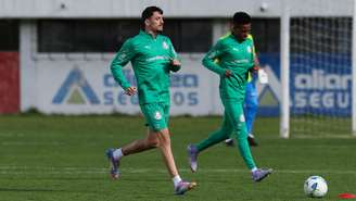 Piquerez e Estêvão durante treino na Bolívia. (FOTO: CESAR GRECO/PALMEIRAS).