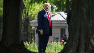 O presidente Donald Trump no gramado norte da Casa Branca, em Washington, quarta-feira, 23 de abril de 2025. (Foto AP/Mark Schiefelbein)