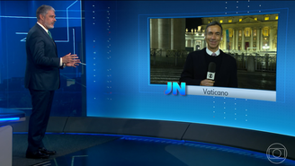 William Bonner conversa com César Tralli durante o 'Jornal Nacional'